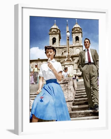 ROMAN HOLIDAY, from left: Audrey Hepburn, Gregory Peck, 1953-null-Framed Photo