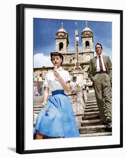 ROMAN HOLIDAY, from left: Audrey Hepburn, Gregory Peck, 1953-null-Framed Photo