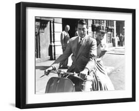 Roman Holiday, Gregory Peck, Audrey Hepburn, 1953-null-Framed Photo