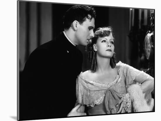 ROMANCE, 1930 directed by CLARENCE BROWN Gavin Gordon / Greta Garbo (b/w photo)-null-Mounted Photo