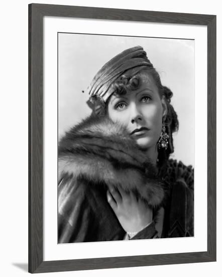 ROMANCE, 1930 directed by CLARENCE BROWN Greta Garbo (b/w photo)-null-Framed Photo