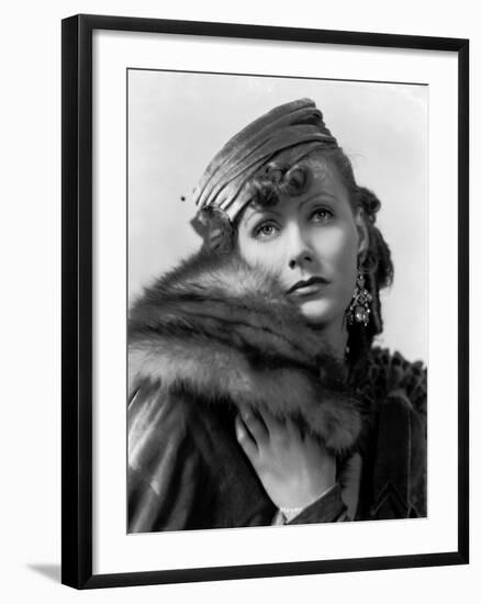 ROMANCE, 1930 directed by CLARENCE BROWN Greta Garbo (b/w photo)-null-Framed Photo