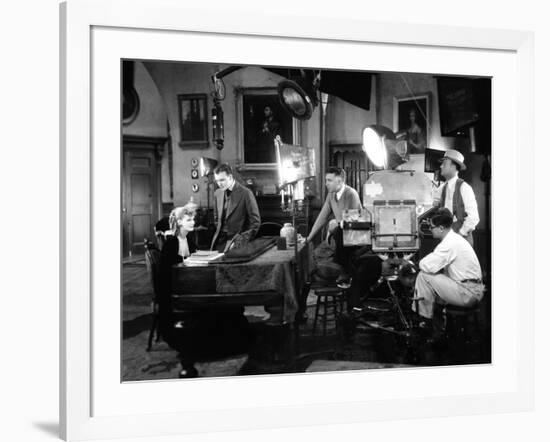 ROMANCE, 1930 directed by CLARENCE BROWN On the set; Greta Garbo, Gavin Gordon and the director Cla-null-Framed Photo