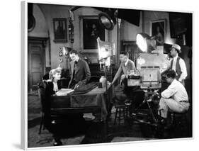 ROMANCE, 1930 directed by CLARENCE BROWN On the set; Greta Garbo, Gavin Gordon and the director Cla-null-Framed Photo