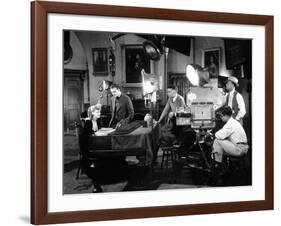 ROMANCE, 1930 directed by CLARENCE BROWN On the set; Greta Garbo, Gavin Gordon and the director Cla-null-Framed Photo