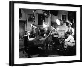 ROMANCE, 1930 directed by CLARENCE BROWN On the set; Greta Garbo, Gavin Gordon and the director Cla-null-Framed Photo