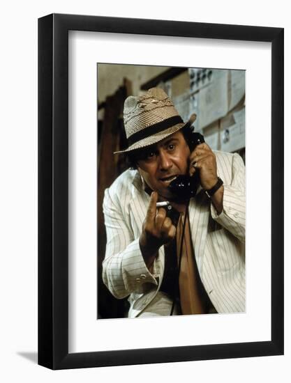 ROMANCING THE STONE, 1984 DIRECTED BT ROBERT ZEMECKIS Danny by Vito (photo)-null-Framed Photo