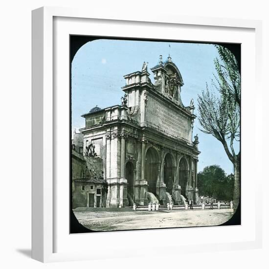 Rome (Italy), Pauline Fountain, Circa 1895-Leon, Levy et Fils-Framed Photographic Print