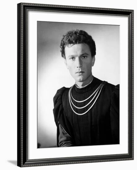 Romeo and Juliet, Laurence Harvey, 1954-null-Framed Photo