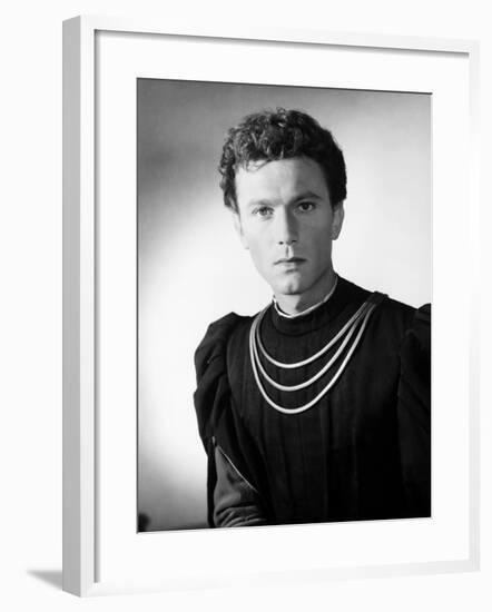 Romeo and Juliet, Laurence Harvey, 1954-null-Framed Photo