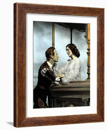 Romeo And Juliet, Leslie Howard, Norma Shearer, 1936, Balcony Scene-null-Framed Photo