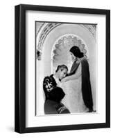 Romeo and Juliet, Norma Shearer, Leslie Howard, 1936-null-Framed Premium Photographic Print