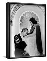 Romeo and Juliet, Norma Shearer, Leslie Howard, 1936-null-Framed Photographic Print