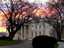 The Early Morning Sunrise Warms the Sky Over the White House-Ron Edmonds-Photographic Print