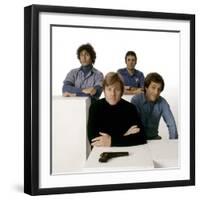 Ron Liebman, Paul Sand, Robert Redford and George Segal\rLes Quatres Malfrats THE HOT ROCK-null-Framed Photo