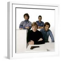 Ron Liebman, Paul Sand, Robert Redford and George Segal\rLes Quatres Malfrats THE HOT ROCK-null-Framed Photo