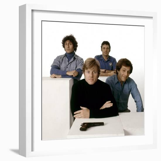 Ron Liebman, Paul Sand, Robert Redford and George Segal\rLes Quatres Malfrats THE HOT ROCK-null-Framed Photo