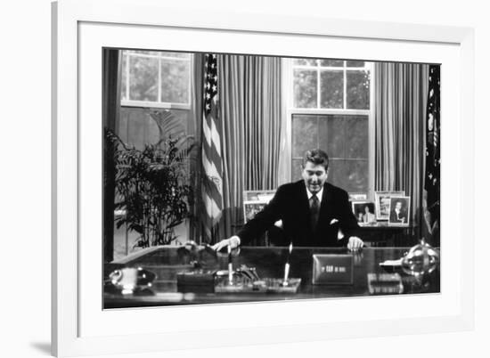 Ronald Regan Desk Oval Office Black White-null-Framed Photo