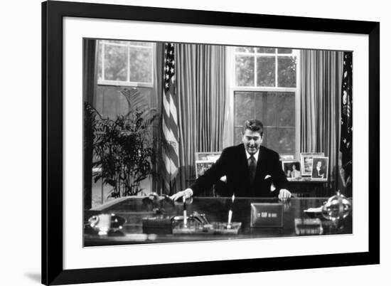 Ronald Regan Desk Oval Office Black White-null-Framed Photo