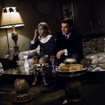 'ROSEMARY'S BABY, 1968 directed by ROMAN POLANSKI Mia Farrow and John