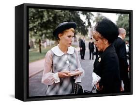 ROSEMARY'S BABY, 1968 directed by ROMAN POLANSKI Mia Farrow and Landy Hanna (photo)-null-Framed Stretched Canvas