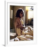 ROSEMARY'S BABY, 1968 directed by ROMAN POLANSKI Mia Farrow (photo)-null-Framed Photo