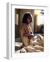 ROSEMARY'S BABY, 1968 directed by ROMAN POLANSKI Mia Farrow (photo)-null-Framed Photo