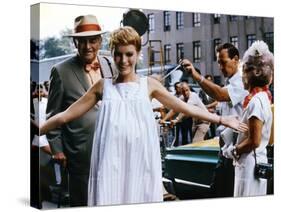 ROSEMARY'S BABY, 1968 directed by ROMAN POLANSKI On the set, Mia Farrow between Sidney Blackmer and-null-Stretched Canvas