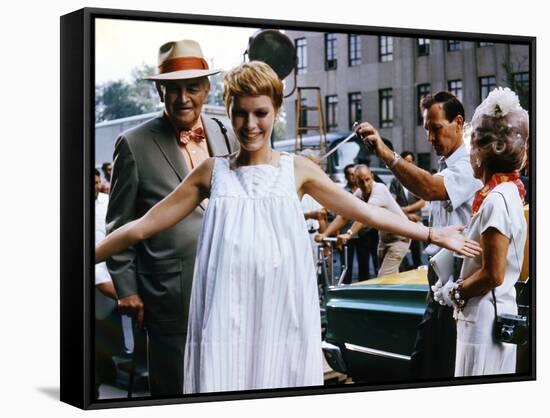 ROSEMARY'S BABY, 1968 directed by ROMAN POLANSKI On the set, Mia Farrow between Sidney Blackmer and-null-Framed Stretched Canvas