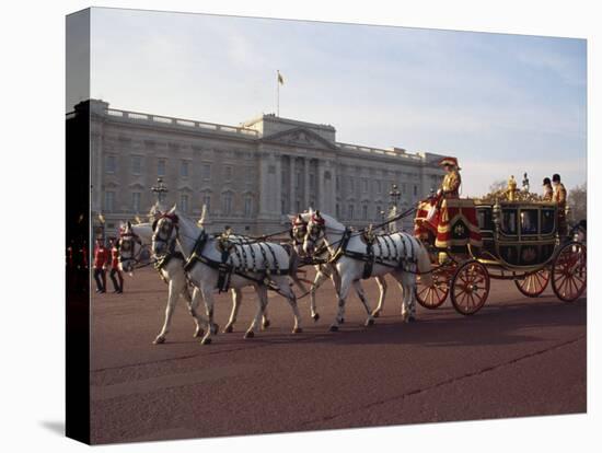 Royal Carriage Outside Buckingham Palace, London, England, United Kingdom, Europe-Nigel Francis-Stretched Canvas