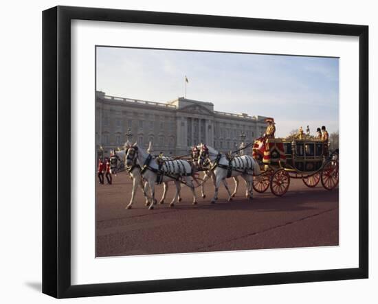 Royal Carriage Outside Buckingham Palace, London, England, United Kingdom, Europe-Nigel Francis-Framed Photographic Print