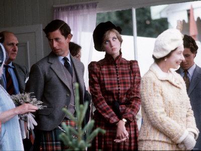 'Royal Family at Braemar Gathering' Photographic Print | AllPosters.com