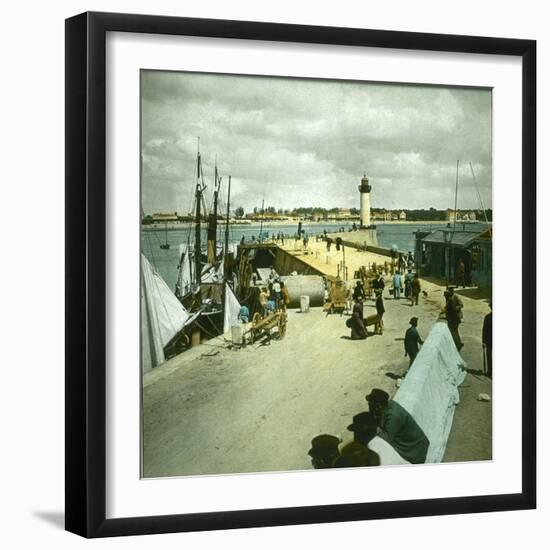 Royan (Charente-Maritime, France), the Port, Circa 1890-1895-Leon, Levy et Fils-Framed Photographic Print