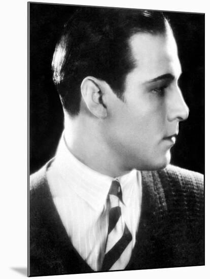 Rudolph Valentino, 1920s-null-Mounted Photo