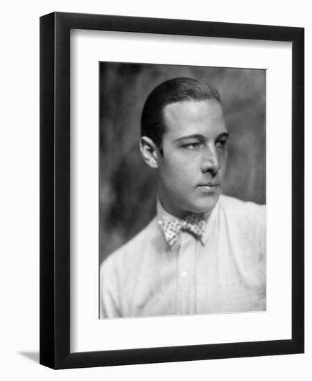 Rudolph Valentino, 1926-null-Framed Premium Photographic Print