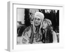 Rudolph Valentino and Vilma Bánky: The Son of The Sheik, 1926-null-Framed Photographic Print