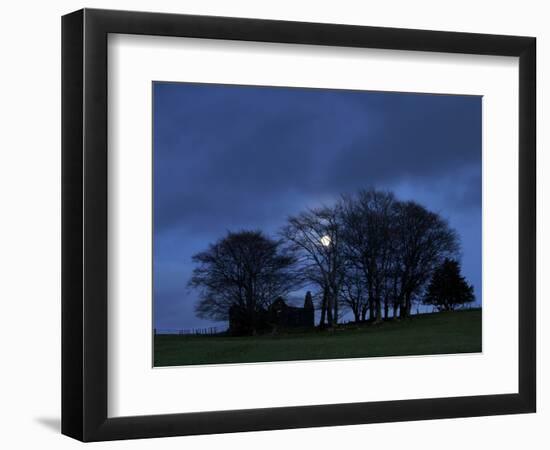 Ruined Farm Near Crieff, Perthshire, Scotland, United Kingdom, Europe-Jeremy Lightfoot-Framed Photographic Print