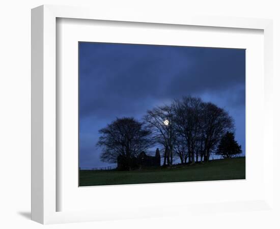 Ruined Farm Near Crieff, Perthshire, Scotland, United Kingdom, Europe-Jeremy Lightfoot-Framed Photographic Print