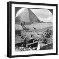 Ruins of the Granite Temple, the Sphinx and Great Pyramid, Egypt, 1905-Underwood & Underwood-Framed Photographic Print