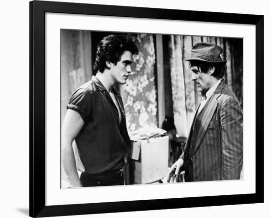 RUMBLE FISH, 1983 directed by FRANCIS FORD COPPOLA Matt Dillon and Dennis Hopper (b/w photo)-null-Framed Photo