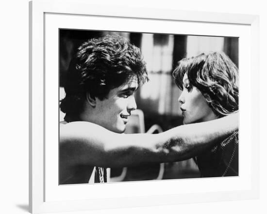 RUMBLE FISH, 1983 directed by FRANCIS FORD COPPOLA Matt Dillon and Diane Lane (b/w photo)-null-Framed Photo