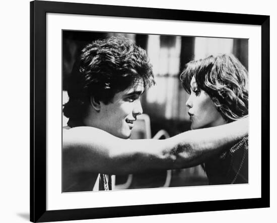 RUMBLE FISH, 1983 directed by FRANCIS FORD COPPOLA Matt Dillon and Diane Lane (b/w photo)-null-Framed Photo