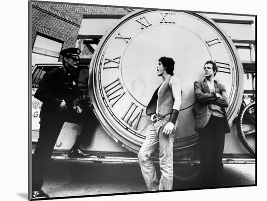 RUMBLE FISH, 1983 directed by FRANCIS FORD COPPOLA Matt Dillon and Mickey Rourke (b/w photo)-null-Mounted Photo