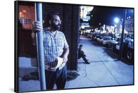 RUMBLE FISH, 1983 directed by FRANCIS FORD COPPOLA On the set, Francis Ford Coppola (photo)-null-Framed Photo