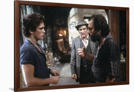 RUMBLE FISH, 1983 directed by FRANCIS FORD COPPOLA On the set, Francis Ford Coppola with Matt Dillo-null-Framed Photo
