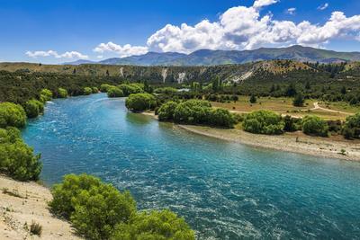 River view from the Upper Clutha River Track, Central Otago, South Island, New Zealand