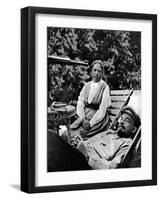 Russian Bolshevik Leader Vladimir Lenin and Nadezhda Krupskaya, Gorki, USSR, 1922-null-Framed Giclee Print