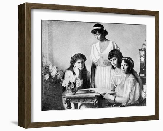 Russian Royal Ladies, Tsarkoe Military Hospital, 1914-null-Framed Giclee Print