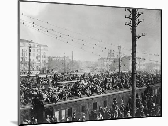 Russian Soldiers Traveling atop Train-null-Mounted Photographic Print