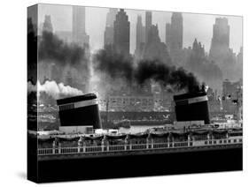 S.S. United States Sailing in New York Harbor-Andreas Feininger-Stretched Canvas